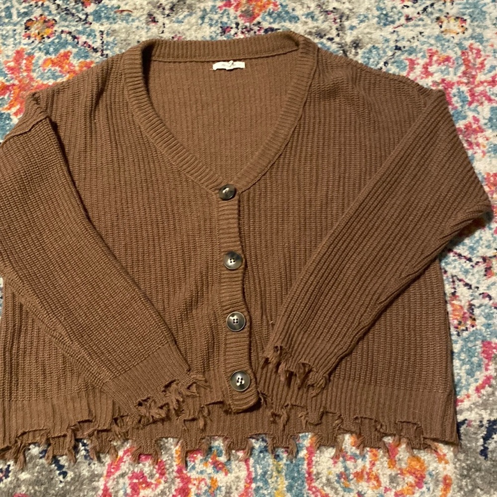Sweater worn x1